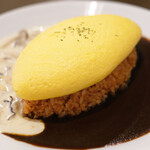 レストランツムラ - 特製オムライス 1600円 のデミグラス＆キノコクリームソース