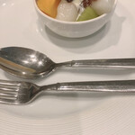 キャトルラパン - アイスクリームとフルーツの盛合せ