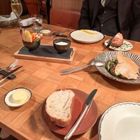 ザ タヴァン グリル＆ラウンジ - 