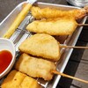 串揚げ 四文屋 - 手前から子持ち昆布、豚ロース、長芋、イカ、エビ、左奥がアスパラ