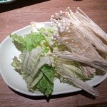 牛太 - 野菜（レタスとえのき）