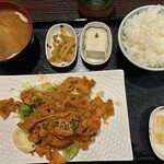 個室居酒屋 星野水産・豊海 - 豚バラ焼肉タレ炒め定食