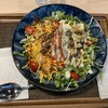 THE TACORICE HOUSE - 料理写真:ハーフ&ハーフタコライス［M］（¥930）。左側がタコライスで右側がニュータコライス。