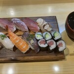 寿し勝 - 料理写真:中寿司¥1,400