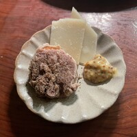 カルネジーオ イースト - 