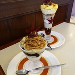 ロイヤルホスト - コーヒーゼリーモンブラン、渋皮栗と柿のブリュレパフェ