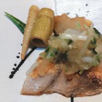 小料理 椿 - ぶり塩焼〜姫竹と万願寺、りんご煮添え