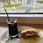 カフェ・ド・パリ - 料理写真:駅前を眺めつつ