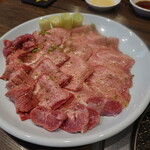 炭火焼肉 久 - タン元、タン下