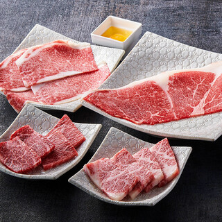 Please enjoy Kamimura Farm's signature beef "Satsuma Beef" and "Uemura Beef".