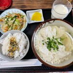 とうふの比嘉 - かりゆし定食野菜炒め付き。野菜炒め300円に値上がり。