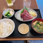巣鴨ときわ食堂 - 【2023年06月】かつお刺身＠970円、定食セット＠320円。