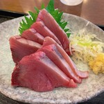 巣鴨ときわ食堂 - 【2023年06月】かつお刺身＠970円、定食セット＠320円。かつお刺身のアップ。