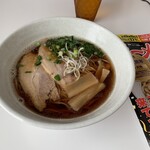 やさしい、とんこつ 麺 かまくら  - 