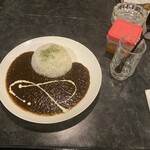 Coral Reef - 牛すじを継ぎ足し煮込まれたスパイシーカレー