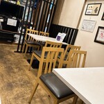 マルとマル たなか - 店内