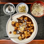 紅龍 - 麻婆丼 800円
            2023年10月26日