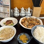 餃子と中華 つつみ人 - 選べるランチセット　マーボー豆腐(950円)
