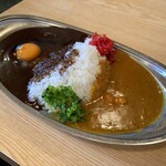 カレーの店 SPICE - ミックス（ビーフ&チキン）with生卵