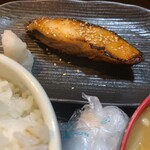 Yasuragi Dokoro Hisa - 深海魚なんで、脂でとろとろ。ご飯はイマイチ。次回から少なめで。最後は、とろろご飯にしてご馳走様。近隣では貴重な和食なんでまた来ます。