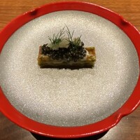 薪焼 銀座おのでら - キャビアと炉で焼いた蕎麦粉のワッフル