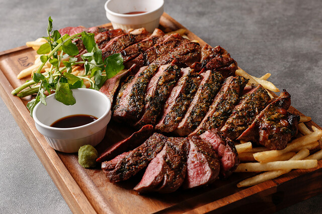 BISTRO & CAFE LOUNGE LA BOUCHERIE （ビストロ アンド カフェ