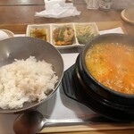 白釜飯 純豆腐火鍋 まん馬 - 