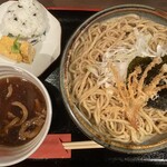 Kawaramachi Dorakamo - つけ麺とおにぎりセットで1000円