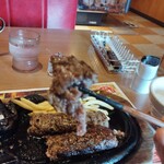 ブロンコビリー - レア気味が美味いです