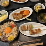 Yakitori To Wain Kasshiwa - 肉重ねそぼろTKG(1,500円)