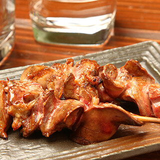 《Signboard menu! 》Grilled skewer using carefully selected domestic chicken with sauce or salt◎