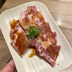 牛舞 ホルモン焼肉酒場 - 