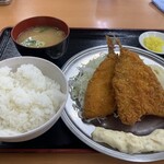 赤丸食堂 - 大判アジフライ定食！