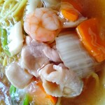 ラーメンの百番 - いか、海老、豚肉入り