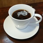 キッチン ブルー グローブ - ミルクを入れます