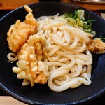 べん天うどん - 令和5年10月
            ランチタイム(11:00〜15:00)
            とり天ぶっかけうどん冷 税込550円