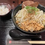 神楽 海老で鯛を釣る麺堂 - 