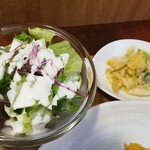 キッチン ブルー グローブ - サラダ、お新香のアップ