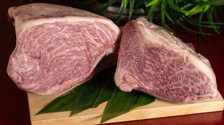 Akami Yakiniku Reddo Guriru - 黒毛和牛赤身、全国各地の赤身肉を厳選しております。