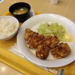 Emuwampureto - からあげ定食780円