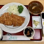 呑喰処 とんかつ 寿々女 - とんかつ定食　塩とわさび＋ソース