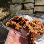 あっちゃんのからあげ屋 - 黒からひとつ￥１１０