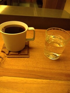 ASSEMBLAGES KAKIMOTO - 珈琲＆お冷。お冷のグラスも凝ってます