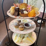 Cafe Chouette - アフタヌーンティーセット、2人で3800円。