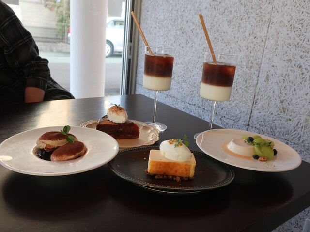 OURSBLANC Roaster&cafe（ウルスブラン ロースター&カフェ） - 北山形（カフェ）