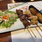 Yakitori No Hachiman - 焼鳥はレバー、もも肉、つくね。