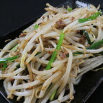Stir-fried Taiwanese bean sprouts/Fried octopus/Fried sweet shrimp