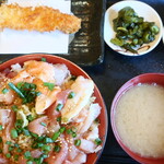 Saitamagyokou Kaisenshokudou Soumasuisan - ランチ悪魔の海鮮丼（ご飯大盛）