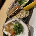 Izakaya Torinobu - 生牡蠣1個380円で特大サイズ。マジ凄い