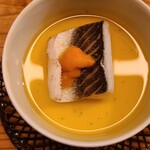 焼とり 熟成魚 木崎 - •茶わん蒸し、赤鰤　湯引きしてあって臭みを飛ばしてあります。ウニ添え